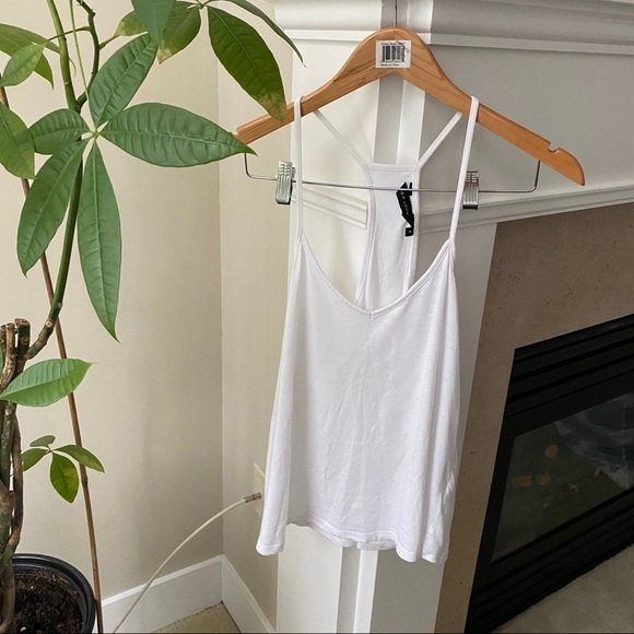 NEW LOOK White Flowy Thin Strap Basic Tank Top - Picture 2 of 6